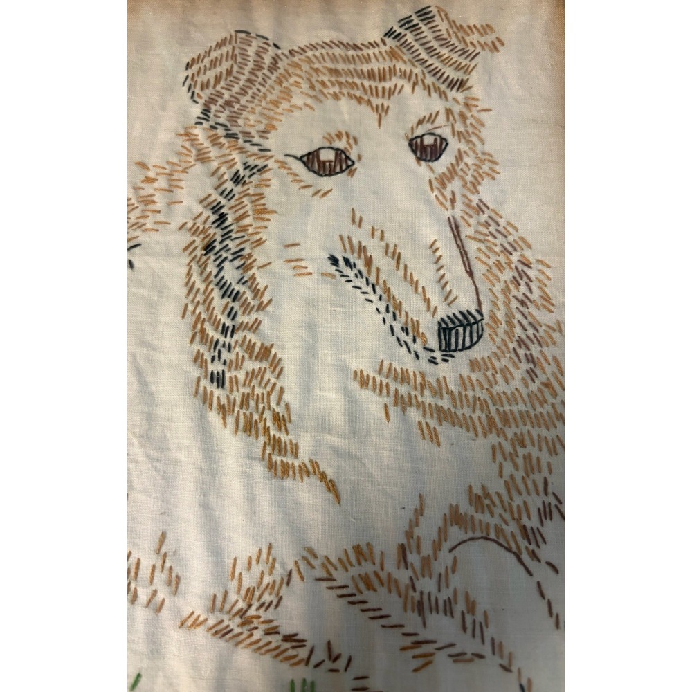 Vintage Hand Embroidered Collie Dog Portrait Framed Textile Art 12x10 Folk Art - Picture 2 of 6